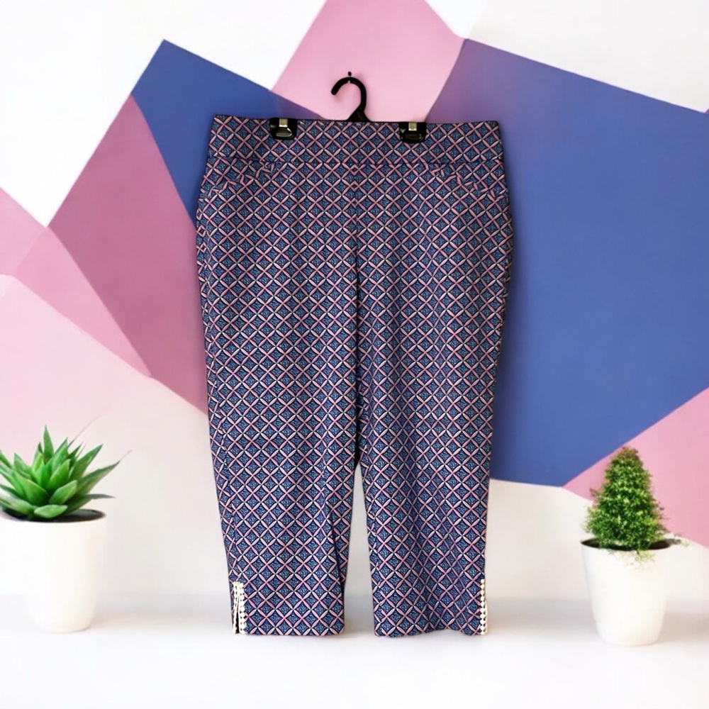 Chico’s Perfect Stretch Royal Blue/Pink/White Geometric Print Capris